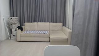 blonde_alex sexy hottie gently pulls pussy