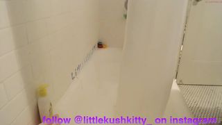 littlekushkitty shows pussy