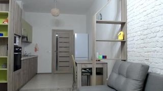 lil_monki adult mare jerks both holes with fingers