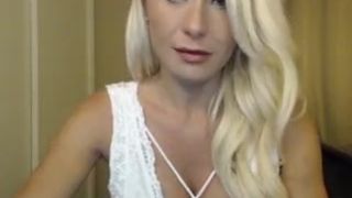 misstroublexx loud bitch hammering pussy with phallus