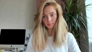 ms_lina experienced slut caresses intimate places