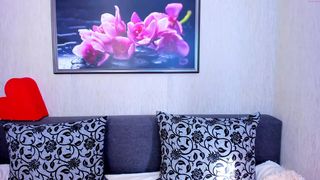 miss_alison naughty courtesan fucks with phallus