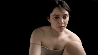 mindvoiding beautiful blonde girl shows naked body
