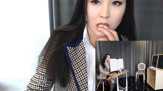 max_level sexy whore masturbates with a phallus