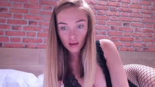 ms_lina luscious babes lick cunt in pose