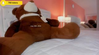 camilagomezz loud female squeals from a great handjob