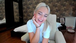 mirrabelle13 cute courtesan caresses shaved cunt