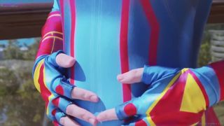 SiaSiberia ardent lady fucks the cap with her hand