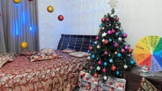 SunFlowerKiss charming slut fucks both holes