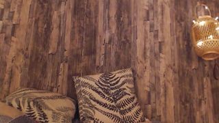 Reallyred_y naughty slut fucks pussy