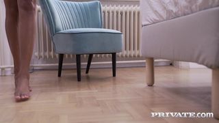 Luna Corazon the bitch paid the courier for the pizza