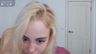 onefel blonde takes off her stockings and daubs