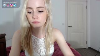 onefel sweet women dance naked