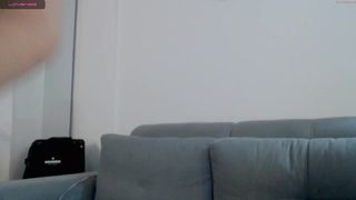 ohanna_ girl in stockings shows juicy ass