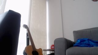 ohanna_ wonderful woman gently pulls pussy