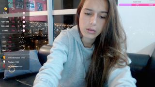 ohanna_ gorgeous chick fucks cunt with phallus