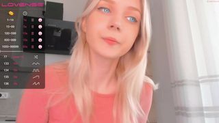 oh_honey_ busty bitch cums