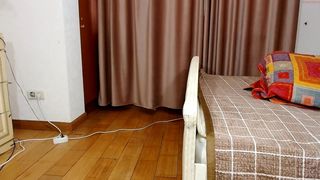 next2y0u Crazy chick