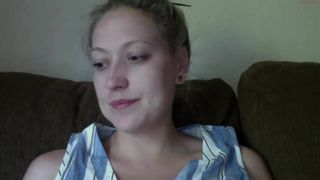 pregnant_annah slut cums off