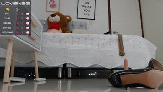 michelle_roberts_ amazing slut is hot fucking her holes