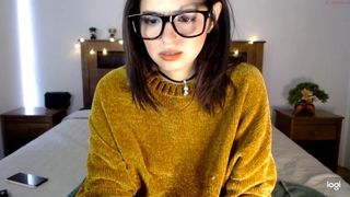 remina__ busty harlot fingering pussy