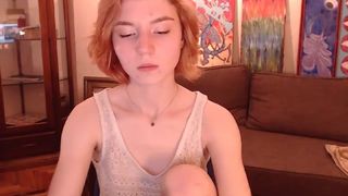 alicebreeze fucks herself in pussy