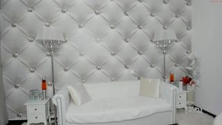 queenrannya busty woman posing in panties