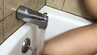 yagirldubs beautiful lady pulls pussy