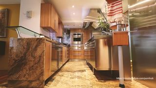 FloraBella_ charming bitch jerks pussy and cums