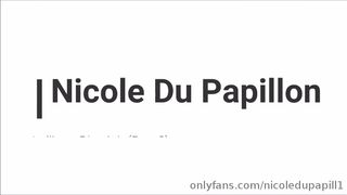 Nicole_DuPapillon mad passion gently caresses her pussy