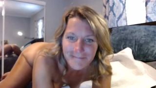 yursecret mature bbw fucks both holes