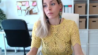 tiffany925 Dark haired girl