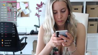 tiffany925 hot handjob masturbating pussy