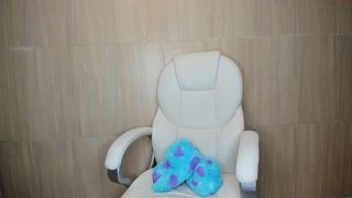 sweetnesskatty exquisite body gently pulls pussy