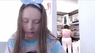 squirtkrozz fingering her pussy