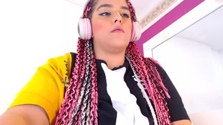 gabby_haze charming blonde near the pool