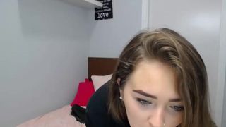 silvia_ami jerks off and gets an incredible orgasm