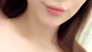 ELLIE LEEN onlyfans passionate devil playing pranks in a free chat.