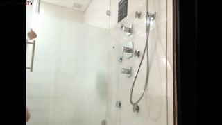 PetiteMarie-pikachu-HD Mischievous woman