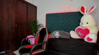 miss_kittyn chaturbate charming lady blissfully bares