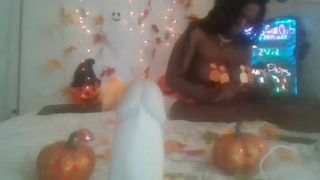 honeyhotsauce chaturbate the insistent babe caresses her charms