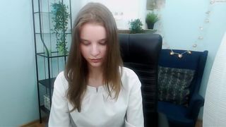 helena_hill chaturbate cums from masturbation in front of the camera