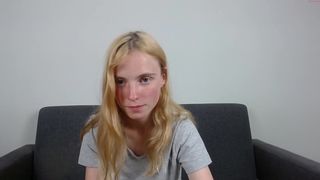 elenaideal chaturbate babe fucks both holes