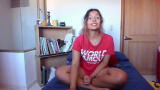 dreamrue chaturbate cute slut masturbates with a vibrator