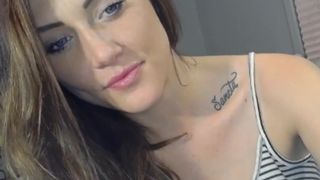 dakota_lynn flirty passiona masturbates with sex toy