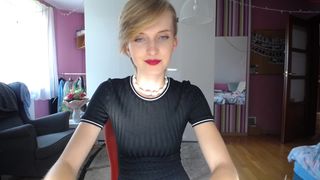 sunny_nicole crazy queen gently pulls the vagina