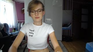 sunny_nicole shy slut with a nice ass fucks pussy