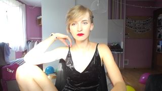 sunny_nicole seductive chick fucks sex toy