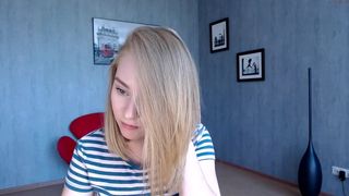 stretchinggirl chic shows shaved holes