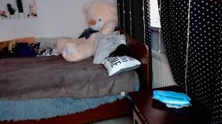 _little_miss chaturbate brilliant bitch jerks both holes